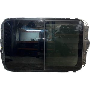 VW Passat B7 kombi r.v. 2012 střešní panoramatické okno 3AF877041 1K9877307 8R0959591A S5VX3T85791
