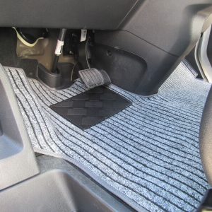 Koberec do obytného prostoru pro Citroën Campster od Pössl bez kolejnic gramáž 1900 g/m² antracitový s černým lemováním 307940 Koberec do obytného prostoru pro Citroën Campster od Pössl bez kolejnic gramáž 1900 g/m² antracitový s černým lemováním 307940