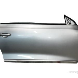 VW Scirocco r.v. 2009 stříbrná metalíza barva kód barvy LA7W pravé přední dveře S5VX3T79798 VW Scirocco r.v. 2009 stříbrná metalíza barva kód barvy LA7W pravé přední dveře S5VX3T79798