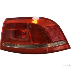 VW Passat B7 kombi r.v. 2013 pravé zadní vnější světlo 3AF945096E S5VX3T87144